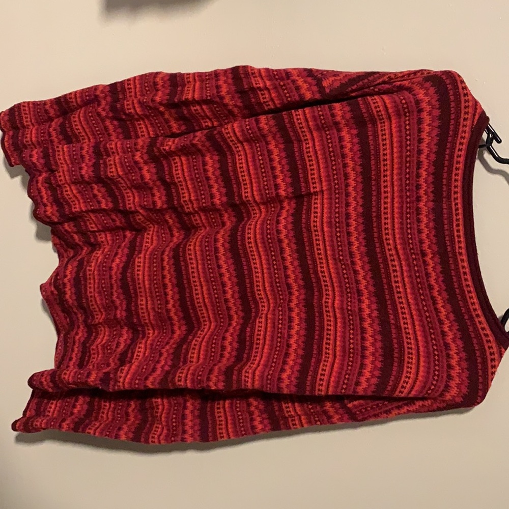 Red sweater - Picture 2 of 2